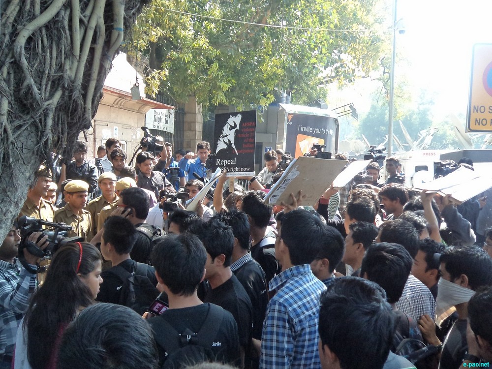 Protest in front of Patiala Court, New Delhi showing solidarity to Irom Sharmila Chanu :: March 04 2013