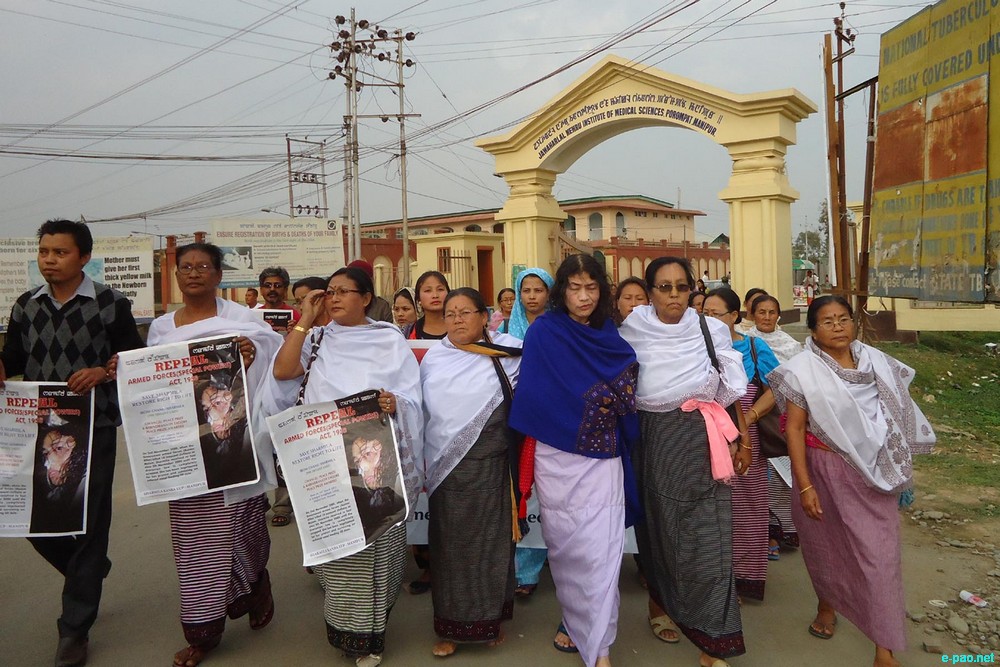 Irom Sharmila released and protesting for repeal of AFSPA at JNIMS Hospital, Porompat, Imphal :: 12 March 2013