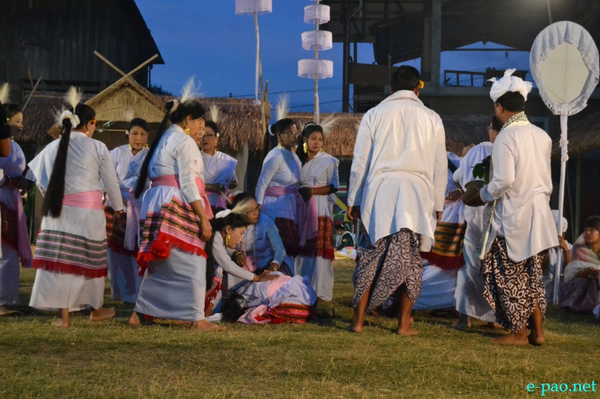 Lairoi Numit including Haoba Nurabi Khumei at Umanglai Haraoba (Kanglei) Festival, 2013  :: 07 December 2013