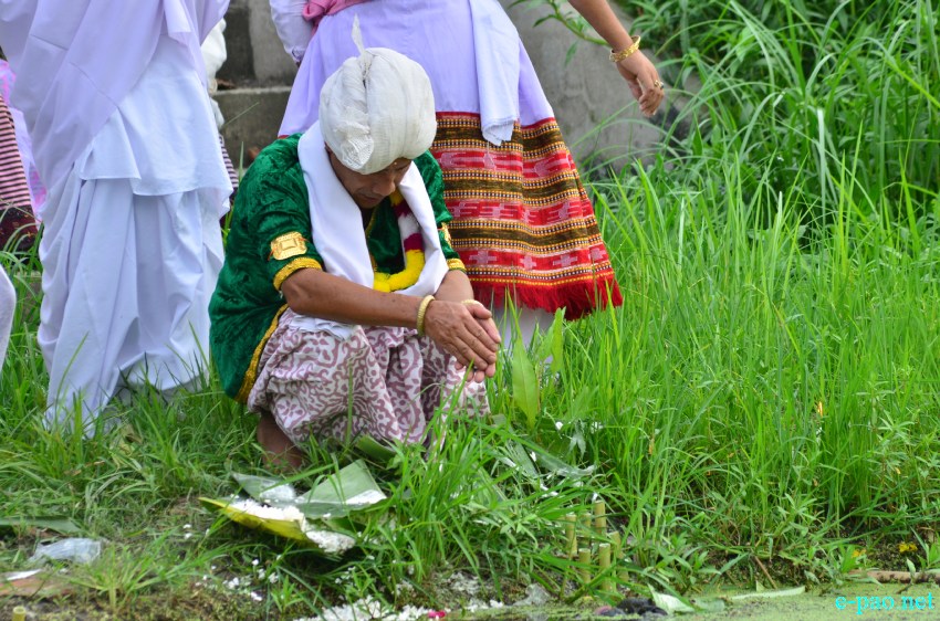 Ekoukhatpa for Yumnam Leikai Yumjao Lairembi at Chingkhei Pukhri, Kangla :: 31 May 2014