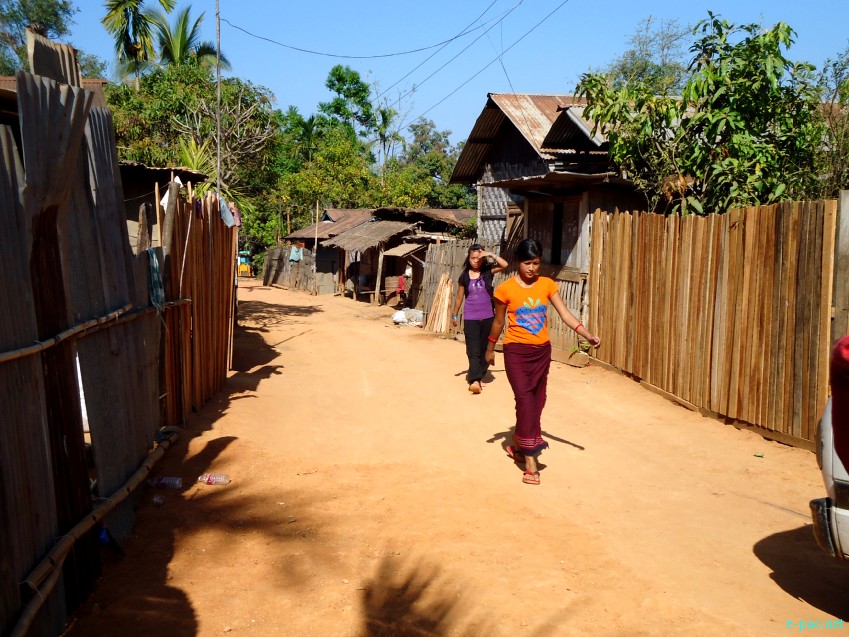 Lifestyle of Kwatha village in Imphal-Moreh road  :: February 2013