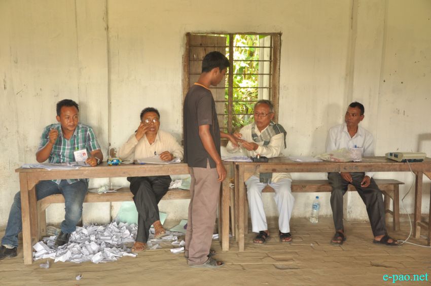 Voting at the By-election to Hiyanglam Assembly Constituency :: October 17 2014