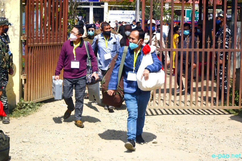 Polling officials dispatched from Imphal West DC, Lamphelpat :: February 27 2022