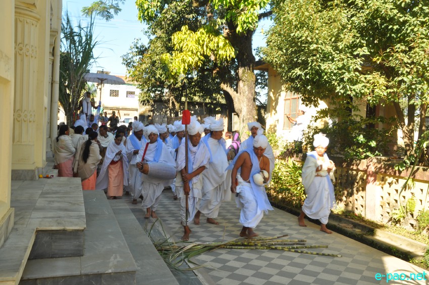 Devotees worshipped Lord Gopala Dev on Hari Uthan Festival at Shree Shree Govidanjee Temple, Imphal :: 14 Nov 2013