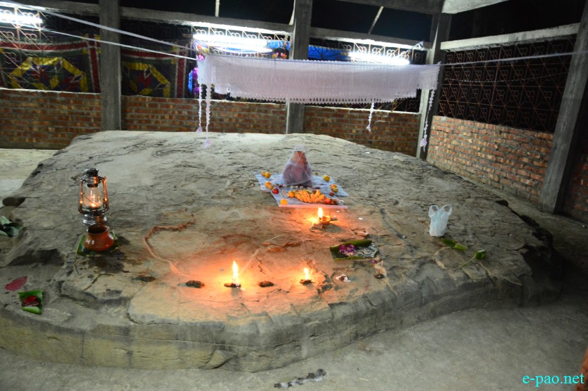 Baruni Chingkaba :: Lainingthou Sanamahi Devotees at Baruni Hill   :: 18 March 2015