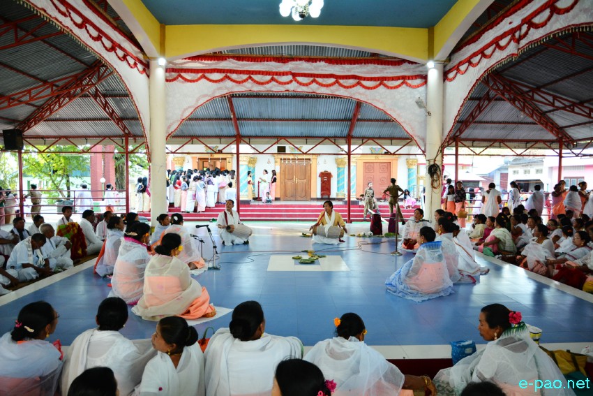 Bor khoiramnaba : Devotees at the temple of Hiyangthang Lairembi at Hiyangthang, Imphal West :: October 17 2018