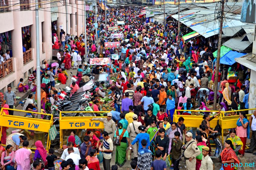 Shopping for Id-ul-Fitr  at Khwairamband Ima Keithel :: July 17 2015