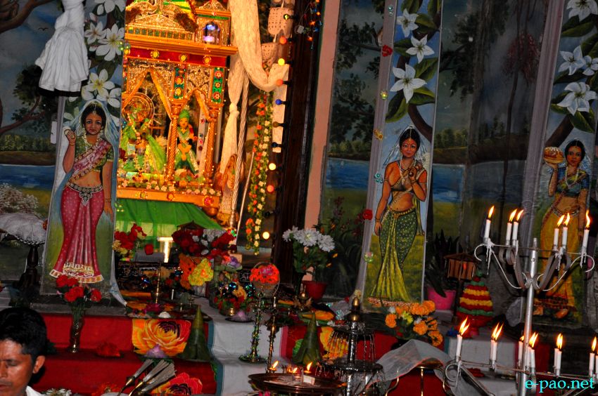 Devotees sing devotional songs on Jhulon Festival at Brahmapur Aribam Leikai, Aribam Mandop, Imphal :: August 19 2013