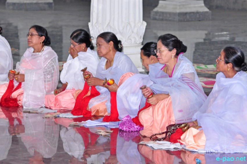 Jhulon Nupi Pala Phamsak at Shree Shree Govindaji Temple, Palace Compound ::  5th August 2017