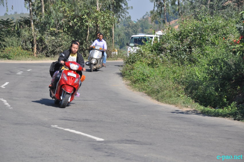 Ningols on the way to her mapam lamdam on the eve of Ningol Chakkouba :: October 25 2014
