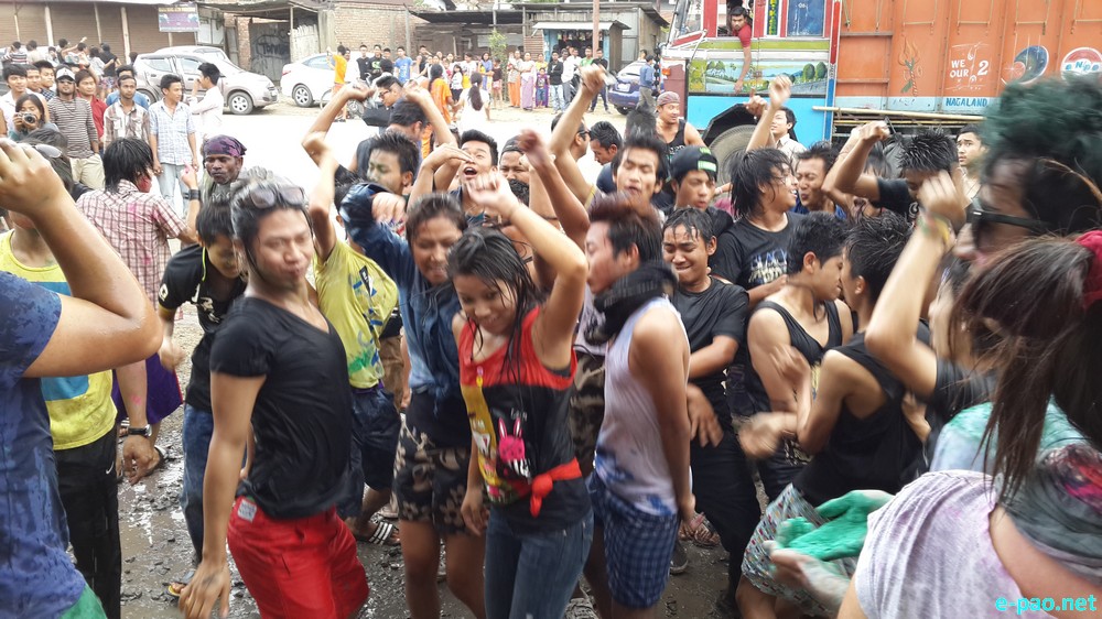 Day 5: Yaoshang revellers at RTC Route39, Mantripukhri  :: 20th March 2014