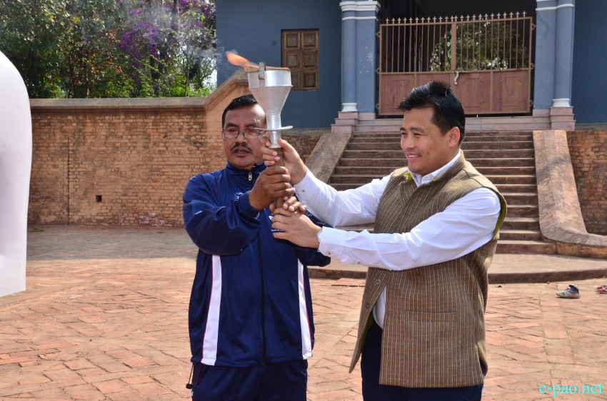 Day 1: 5th Annual Journalist Sports Meet 2015 - Getting the ceremonial torch from Kangla :: 05 March 2015
