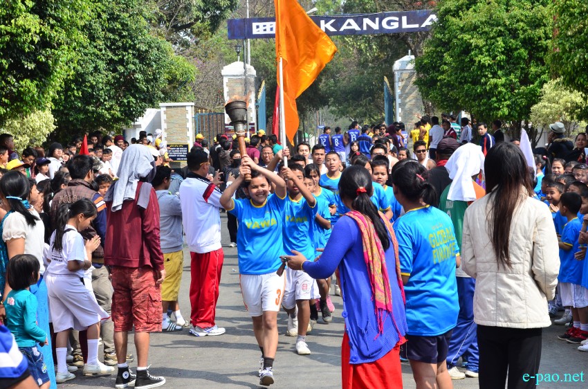 Yaoshang Day 1: Sports activities and scenes of people enjoying at Kangla Gate :: 05 March 2015