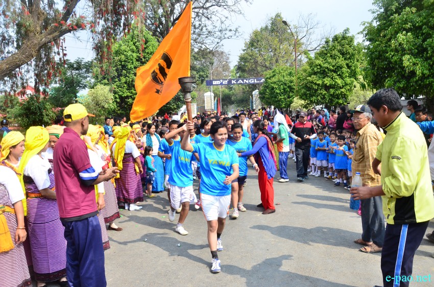Yaoshang Day 1: Sports activities and scenes of people enjoying at Kangla Gate :: 05 March 2015