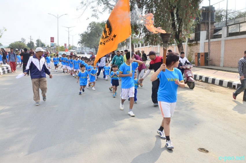 Yaoshang Day 1: Sports activities and scenes of people enjoying at Kangla Gate :: 05 March 2015