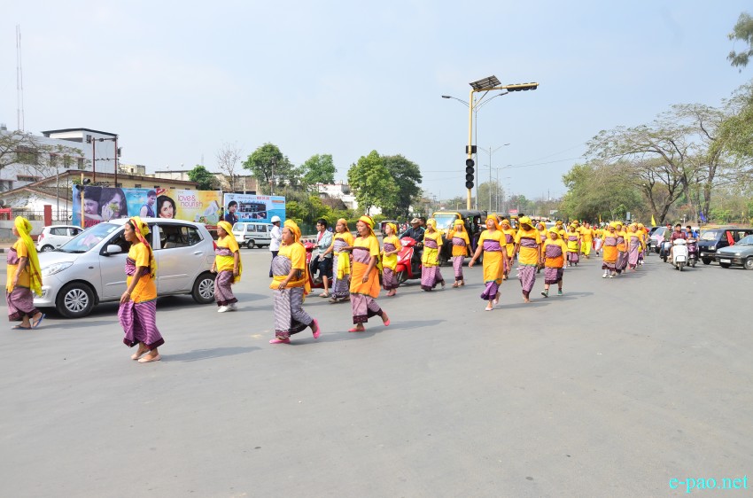 Yaoshang Day 1: Sports activities and scenes of people enjoying at Kangla Gate :: 05 March 2015