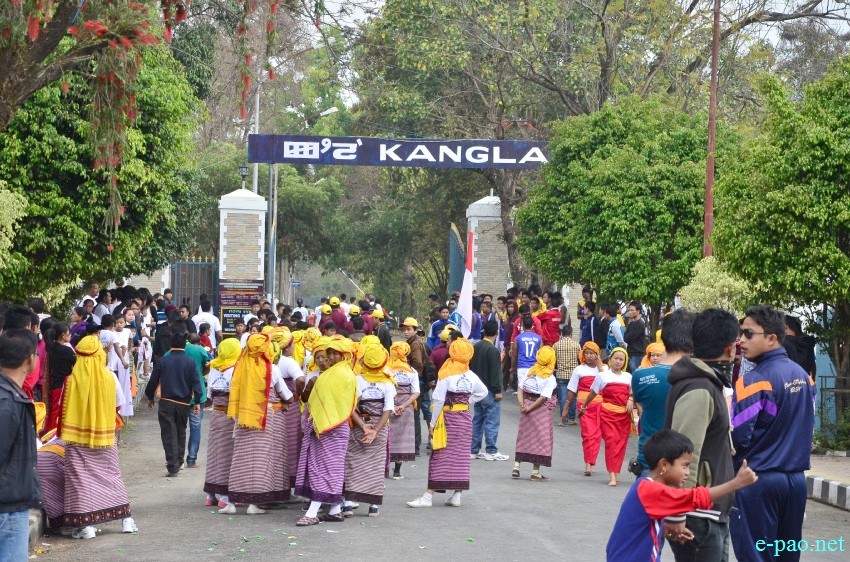 Yaoshang Day 1: Sports activities and scenes of people enjoying at Kangla Gate :: 05 March 2015