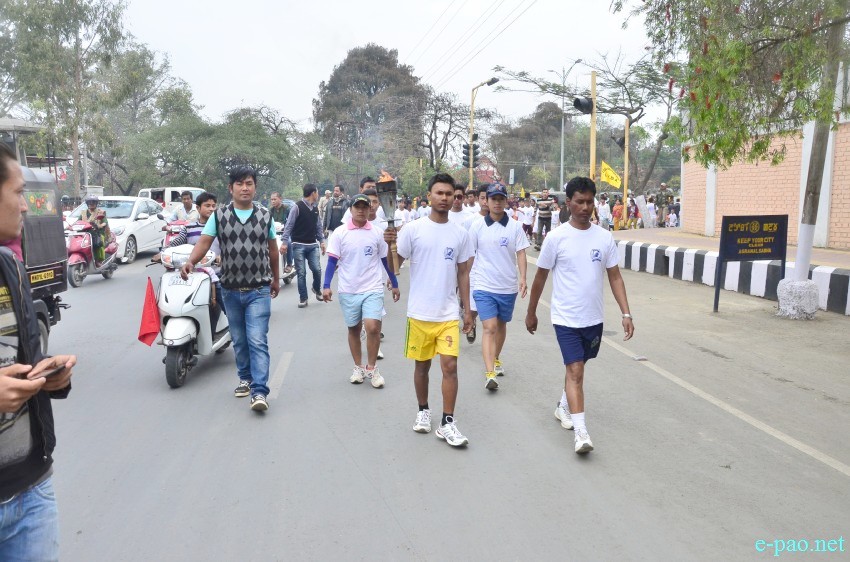 Yaoshang Day 1: Sports activities and scenes of people enjoying at Kangla Gate :: 05 March 2015