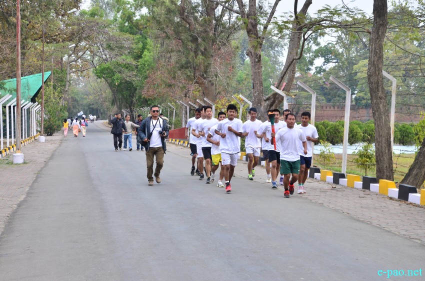 Yaoshang Day 1: Sports activities and scenes of people enjoying at Kangla Gate :: 05 March 2015