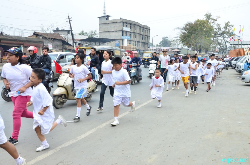 Yaoshang Day 1: Sports activities and scenes of people enjoying at Kangla Gate :: 05 March 2015