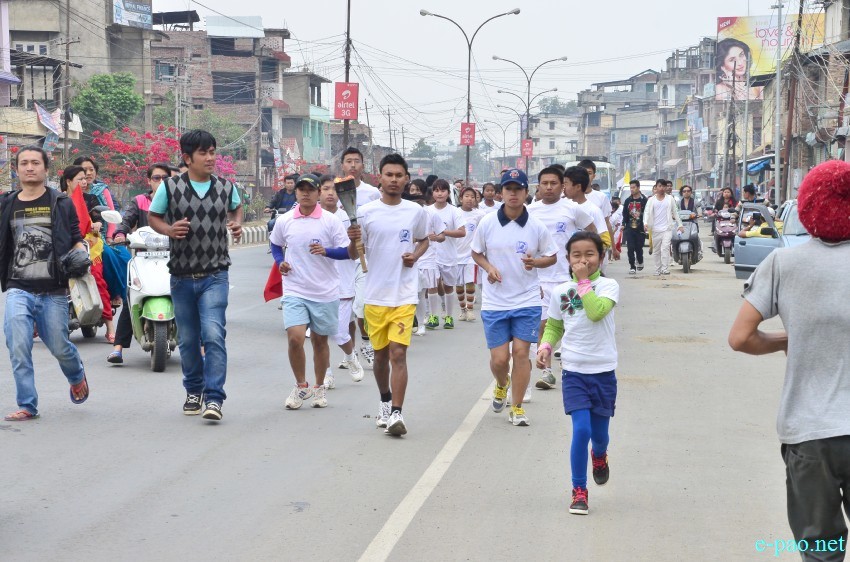 Yaoshang Day 1: Sports activities and scenes of people enjoying at Kangla Gate :: 05 March 2015