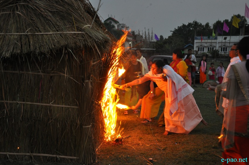 Yaoshang Day 1 : Mei Thaba - The Burning of the Yaoshang Traditional Hut after seeking blessing from God :: March 23 2016