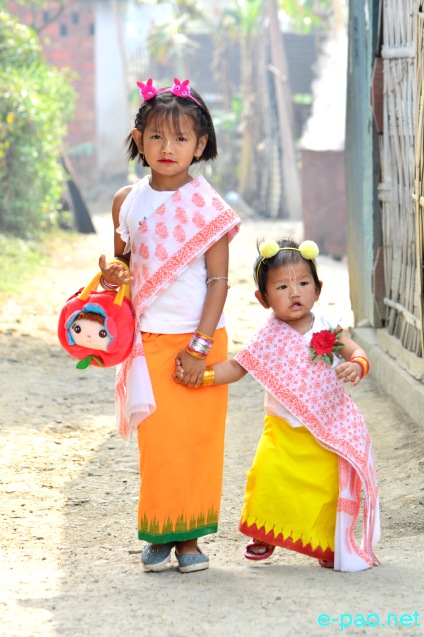 Yaoshang : Nakatheng Chatpa - Kids attired in traditional Yaoshang Dress at Kakwa :: March 29 2021