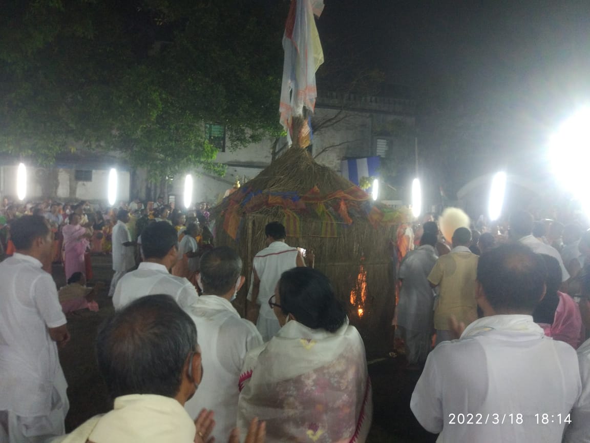 Yaoshang Mei Thaba :  Prayers to God and burning of Yaoshang Hut at Nabadwip, West Bengal :: 18th March 2022