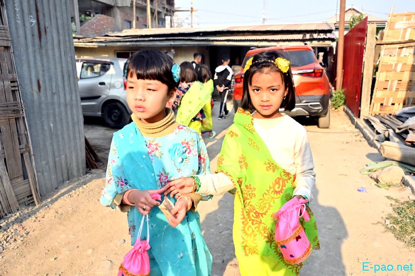 Yaoshang : Nakatheng Chatpa - Kids attired in traditional Yaoshang Dress at  Kakwa :: March 08 2023