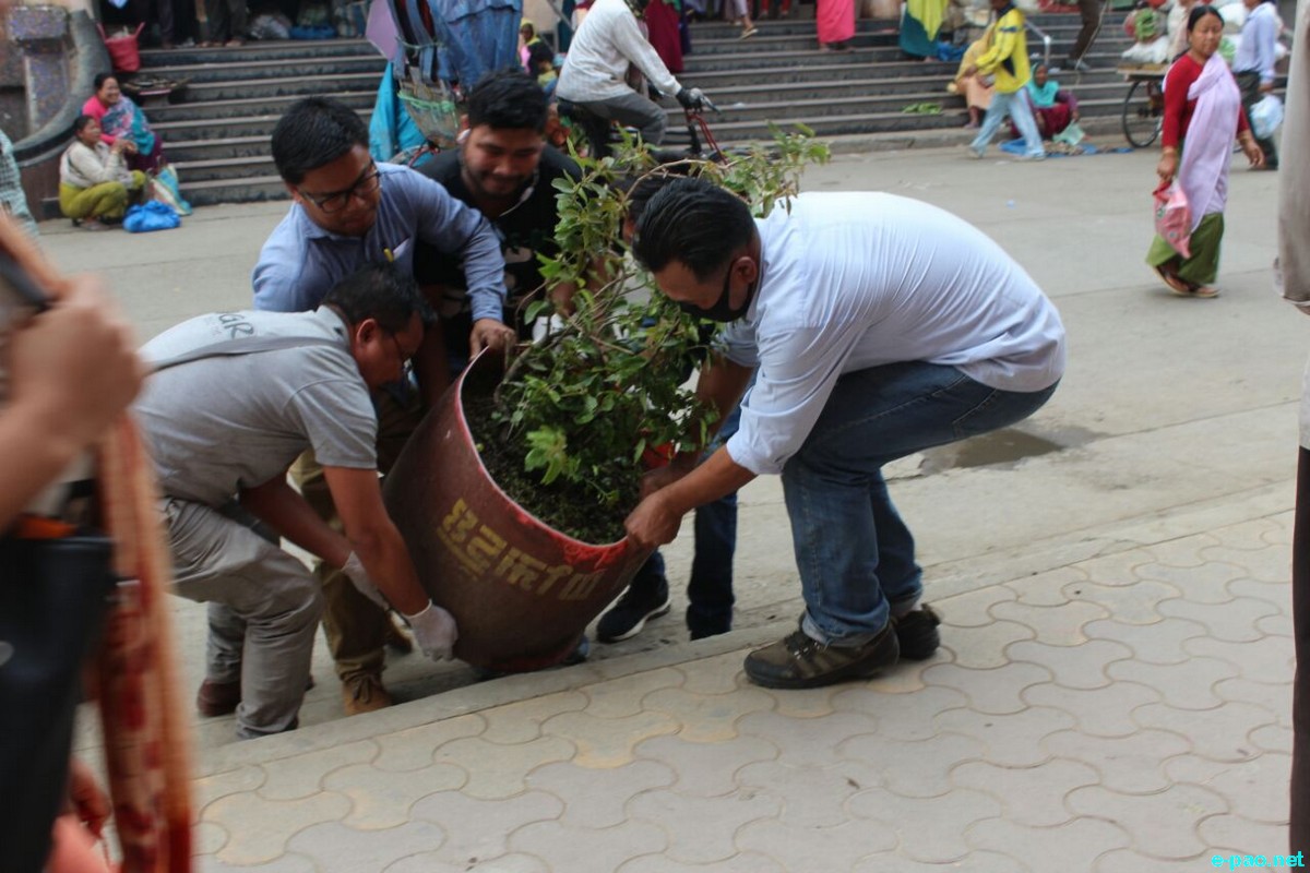 Community Gardening in memory of Belinda Morse, patron of Blooming Manipur at Ema Keithel :: May 6, 2018