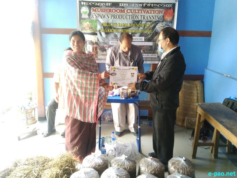 Training programme on mushroom cultivation at Mayang Imphal Anilongbi :: 14 March 2021