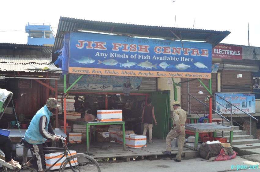 Food Safety Dept seized food items sold at non-licensed vendors at Keishamthong, Chingamakha, Nagamapal and Kangjabi :: 5th Feb 2015