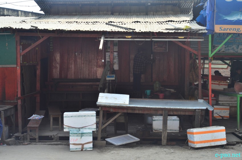 Food Safety Dept seized food items sold at non-licensed vendors at Keishamthong, Chingamakha, Nagamapal and Kangjabi :: 5th Feb 2015
