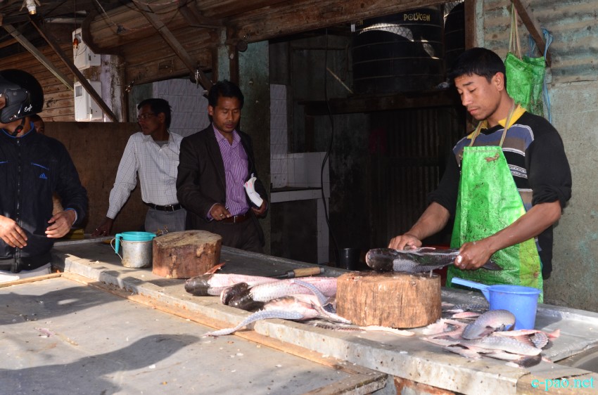 Food Safety Dept seized food items sold at non-licensed vendors at Keishamthong, Chingamakha, Nagamapal and Kangjabi :: 5th Feb 2015