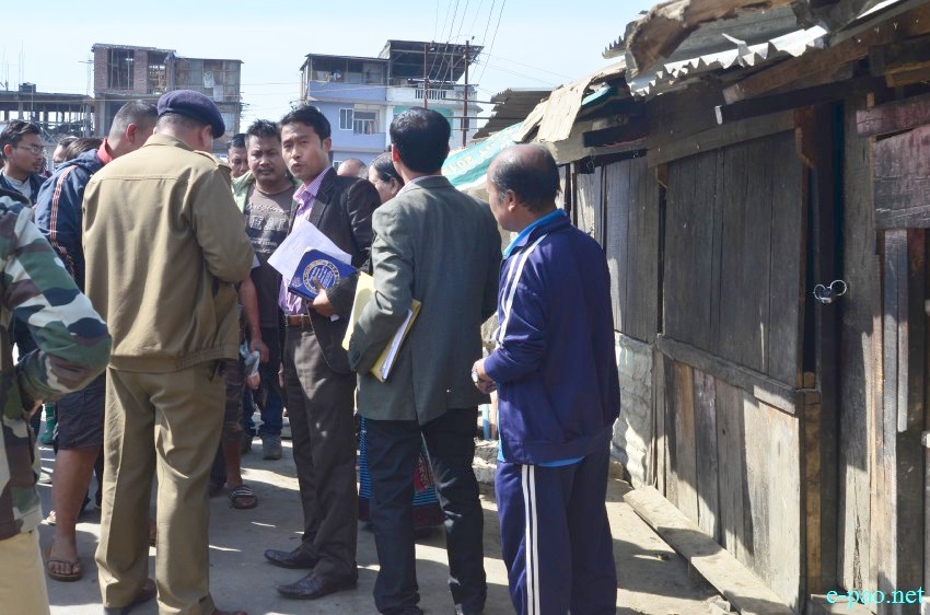 Food Safety Dept seized food items sold at non-licensed vendors at Keishamthong, Chingamakha, Nagamapal and Kangjabi :: 5th Feb 2015