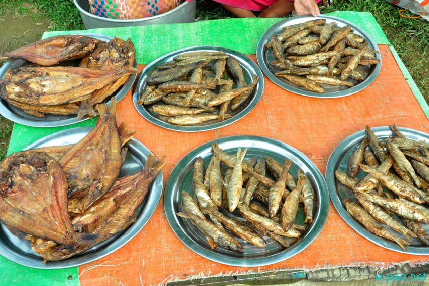 Fish and other produce sourced from Loktak Lake sold at Moirang :: June 22 2016  
