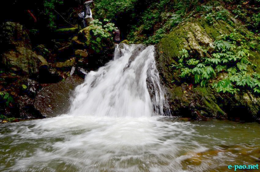 New waterfall discovered at Ireng northern Side (foothills of Singda) :: October 2013