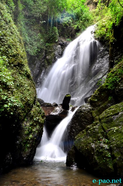 New waterfall discovered at Ireng northern Side (foothills of Singda) :: October 2013