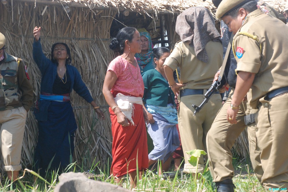 State Govt (Loktak Development Authority (LDA)) starts eviction of phumdi-huts :: 23 February 2013