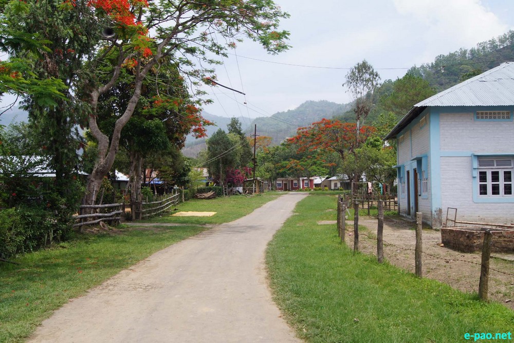 Hongman Khongbal : A Tangkhul Village in Senapati district of Manipur :: May 2014   

10~ http://www