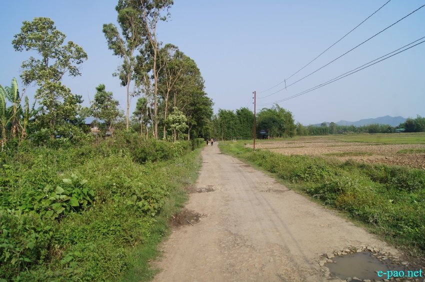 Moibung khunou - small village settled on southern side of khurkhul :: July 2017