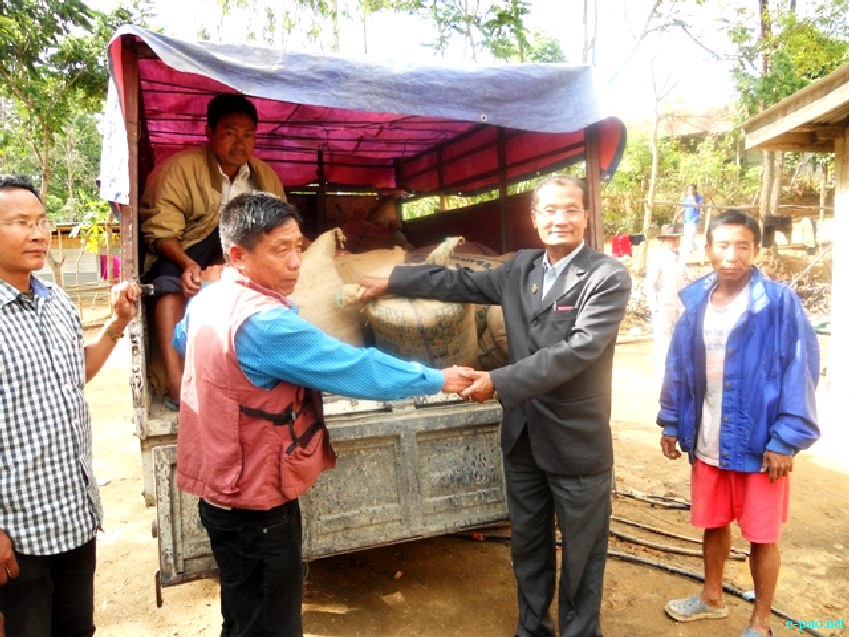 Relief materials handed over to the victims Silent Village tragedies :: May 5 2013