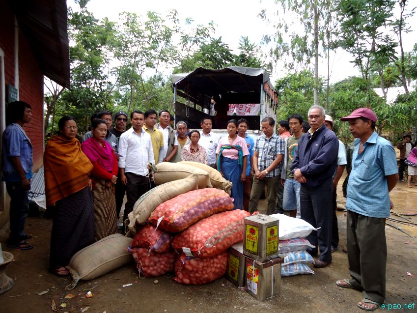 Relief materials handed over to the victims Silent Village tragedies :: May 5 2013