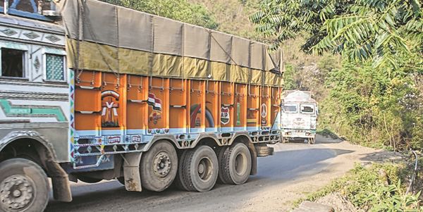 Govt yet to enforce HC order on tonnage limits