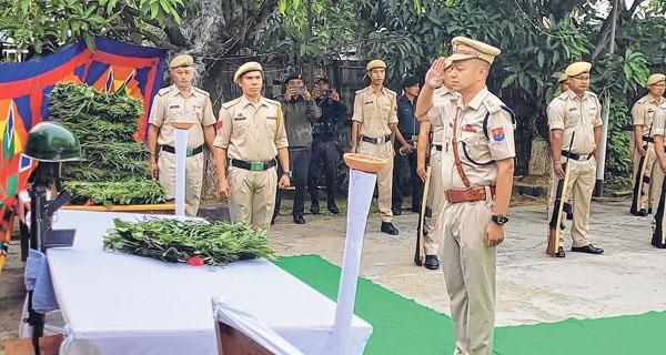 District Police Thoubal pays tributes to martyred police personnel