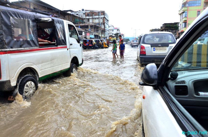 Imphal city flooded due to  incessant rains for the last few days :: August 2 2015