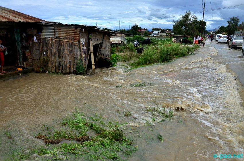 Imphal city flooded due to  incessant rains for the last few days :: August 2 2015