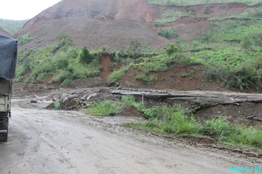 Road Damage between Keithelmanbi and Kotland on Imphal Jiri Highway :: 22 May 2016