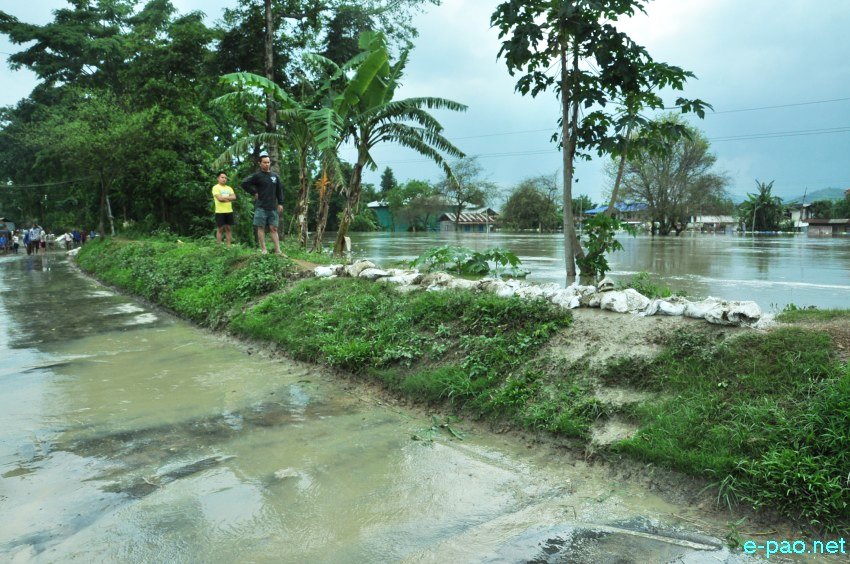 Flood in Imphal (areas in these photos from Khurai and Tellipati) :: May 31 2017