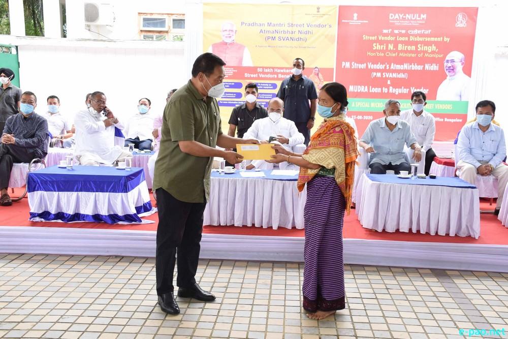 Distributed loans to vendors affected by lockdown by Chief Minister of Manipur :: August 25 2020